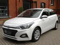 Gebraucht Hyundai i20 Select 101 PS (74 kW) 2019 Weiß Kleinwagen