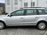 Gebraucht VW Passat 140 PS (102 kW) 2006 Blau Kombi