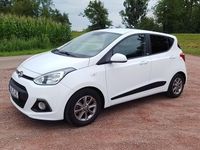 Gebraucht Hyundai i10 Passion 67 PS (49 kW) 2016 Weiß Kleinwagen