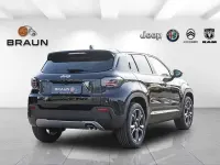 Neu Jeep Avenger Summit 110 PS (80 kW) 2025 Volcano black SUV