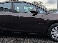 Gebraucht Opel Astra Selection 116 PS (85 kW) 2015 Mahogany brown (p2/so) Kleinwagen