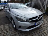 Gebraucht Mercedes A160 102 PS (75 kW) 2017 Silber (metallic) Limousine