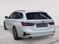 Gebraucht BMW 318 Advantage 150 PS (110 kW) 2022 Mineralweiß metallic Kombi