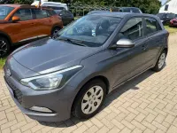 Gebraucht Hyundai i20 Trend 84 PS (61 kW) 2017 Kleinwagen