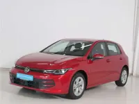 Gebraucht VW Golf VIII Life 116 PS (85 kW) 2025 Rot Limousine