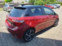 Gebraucht Toyota Yaris Hybrid Basis 101 PS (74 kW) 2019 Tokiorot perleffekt/schwarz Kleinwagen