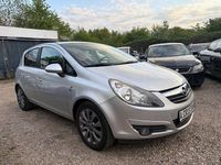 Używany Opel Corsa Edition 101 KM (74 kW) 2010 Srebrny Hatchback