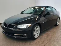 Gebraucht BMW 318 Comfort Edition 143 PS (105 kW) 2011 Schwarz Coupé