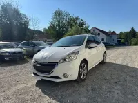 Gebraucht Peugeot 208 Active 82 PS (60 kW) 2012 Weiß Kleinwagen