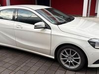 Gebraucht Mercedes A180 122 PS (89 kW) 2013 Weiß Limousine