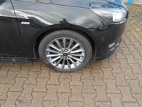Gebraucht Ford Focus ST-Line 140 PS (102 kW) 2018 Schwarz Limousine