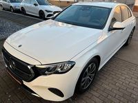 Gebraucht Mercedes E220 197 PS (144 kW) 2025 Weiß Limousine
