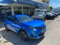Gebraucht Peugeot e-2008 Allure 100 kW (136 PS) 2022 Blau SUV