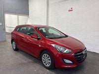 Gebraucht Hyundai i30 Classic 101 PS (74 kW) 2016 Rot Kombi