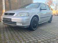 Gebraucht Opel Astra 101 PS (74 kW) 2001 Silber Limousine