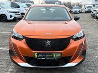 Gebraucht Peugeot e-2008 Active 100 kW (136 PS) 2022 Lackierung orange fusion/typ a SUV