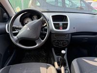 Gebraucht Peugeot 206+ Basis 73 PS (53 kW) 2012 Schwarz Kleinwagen