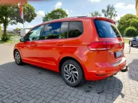 Gebraucht VW Touran Sound 150 PS (110 kW) 2017 Orange Van / Kleinbus