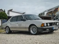 Gebraucht BMW 745 252 PS (185 kW) 1984 Gold Limousine