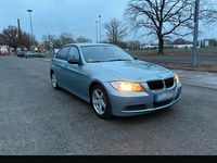 Gebraucht BMW 318 129 PS (94 kW) 2006 Grau Limousine