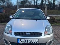 Gebraucht Ford Fiesta 80 PS (58 kW) 2008 Silber Limousine