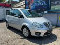 Gebraucht Lancia Musa 95 PS (69 kW) 2010 Silber metallic Van / Kleinbus