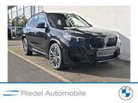Neu BMW X1 Performance 300 PS (220 kW) 2025 Saphirschwarz metallic SUV