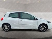 Gebraucht Renault Clio III Dynamique 75 PS (55 kW) 2009 Weiß Kleinwagen