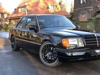 Gebraucht Mercedes E400 379 PS (278 kW) 1993 Schwarz metallic Limousine