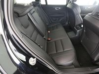 Gebraucht Volvo V60 Plus 398 PS (292 kW) 2025 Onyx black / metallic Kombi