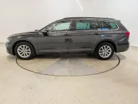 Gebraucht VW Passat 150 PS (110 kW) 2024 Mangangrau metallic Kombi