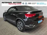 Gebraucht VW T-Roc Cabriolet Active 150 PS (110 kW) 2021 Deep black perleffekt (metallic) Cabrio