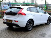 Gebraucht Volvo V40 122 PS (89 kW) 2017 Weiß Limousine