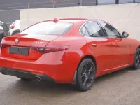 Gebraucht Alfa Romeo Giulia Super 179 PS (131 kW) 2017 Rot Limousine