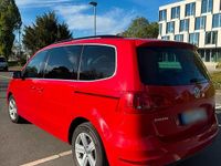 Second-hand VW Sharan 140 CP (102 kW) 2014 Roșu Monovolum