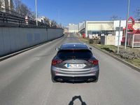 Gebraucht Infiniti Q30 109 PS (80 kW) 2016 Grau Kleinwagen