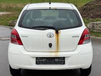 Gebraucht Toyota Yaris 69 PS (50 kW) 2011 Weiß Kleinwagen