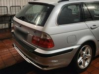 Gebraucht BMW 320 170 PS (125 kW) 2000 Silber Kombi