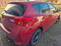 Gebraucht Toyota Auris Comfort 132 PS (97 kW) 2014 Rot Limousine