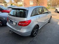 Gebraucht Mercedes B180 122 PS (89 kW) 2014 Silber Van / Kleinbus