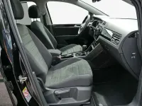 Gebraucht VW Touran Highline 150 PS (110 kW) 2023 Deep black perleffekt Van / Kleinbus