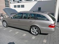 Gebraucht Mercedes E220 150 PS (110 kW) 2005 Andere farben Kombi