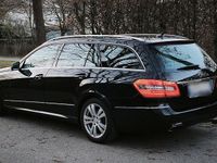 Gebraucht Mercedes E220 Avantgarde 170 PS (125 kW) 2012 Schwarz Kombi