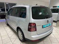 Gebraucht VW Touran Highline 140 PS (102 kW) 2007 Silber Van / Kleinbus