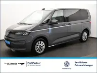 Gebraucht VW T7 150 PS (110 kW) 2024 Pure grey Van