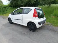 Gebraucht Peugeot 107 68 PS (50 kW) 2010 Weiß Kleinwagen