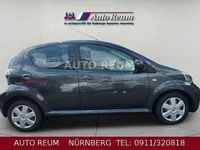 Gebraucht Toyota Aygo 68 PS (50 kW) 2011 Grau Kleinwagen