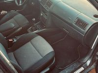 Second-hand VW Golf IV 75 CP (55 kW) 2003 Negru Berlinǎ