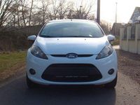 Gebraucht Ford Fiesta Trend 60 PS (44 kW) 2011 Weiß Kleinwagen