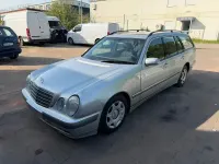 Second-hand Mercedes E200 Elegance 163 CP (119 kW) 2001 Argintiu Berlinǎ